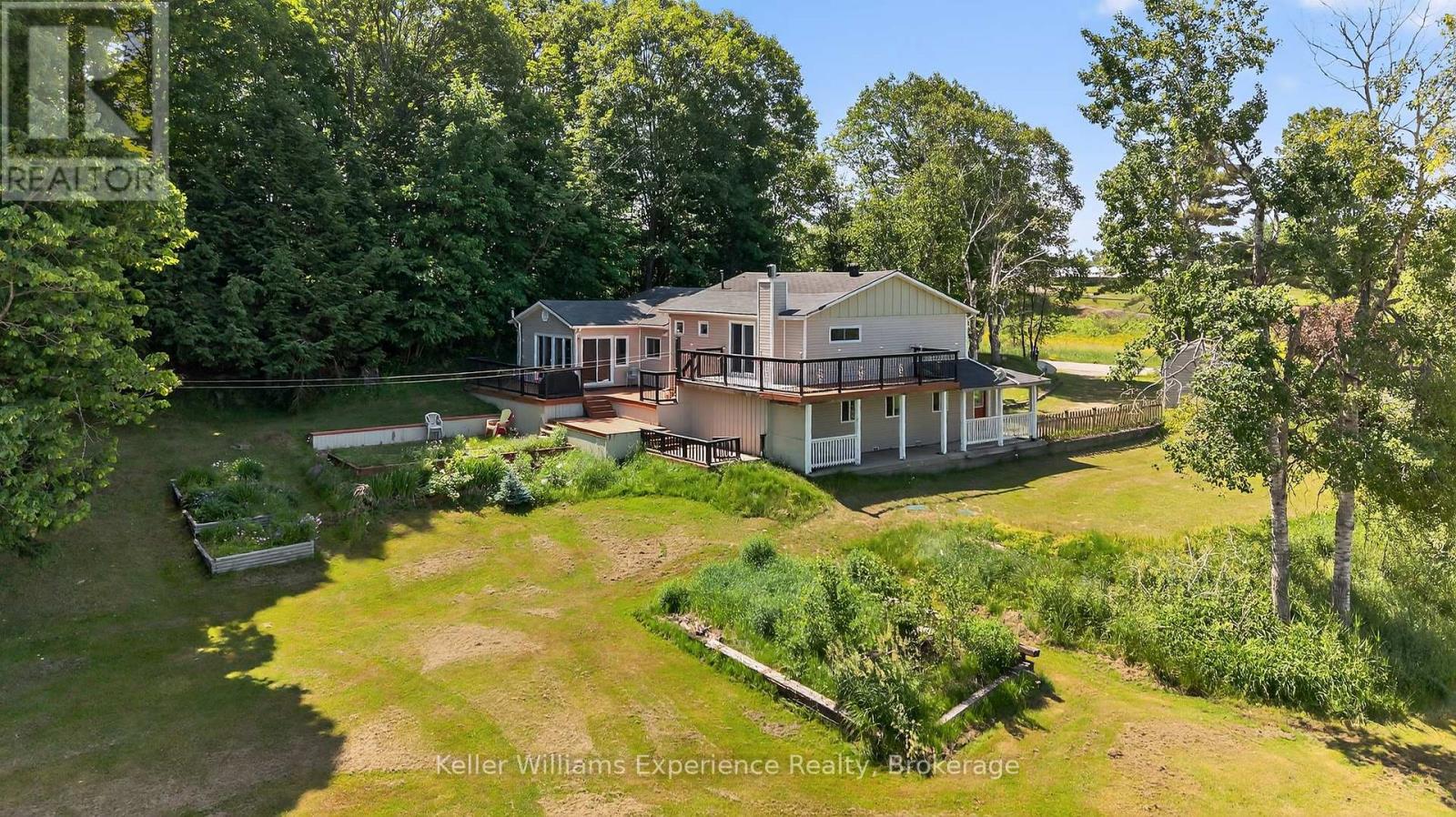 1236 Golden Beach Rd, Bracebridge, ON P1L 1W8