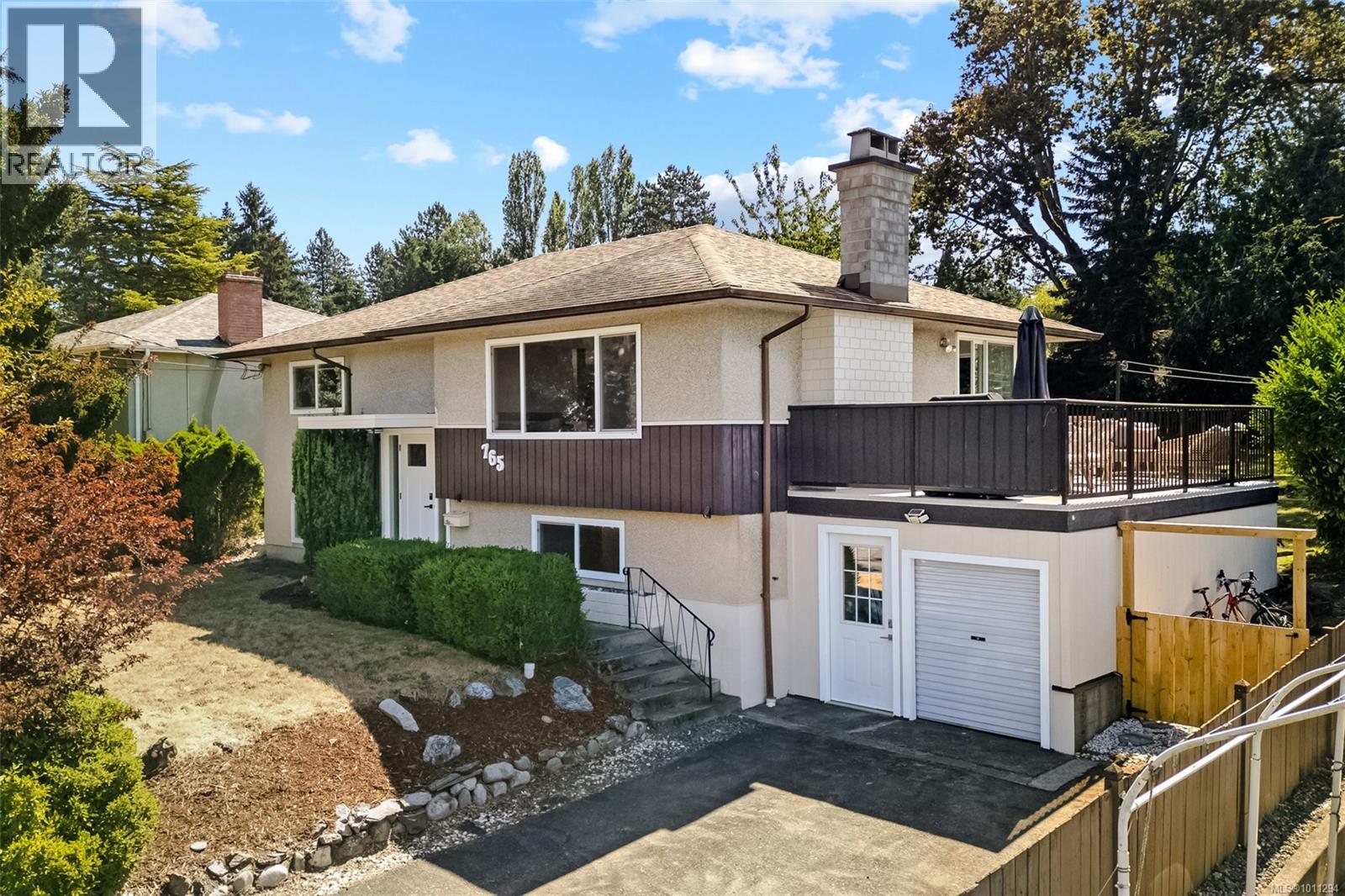 765 Lily Ave, Saanich, BC V8X 3R7