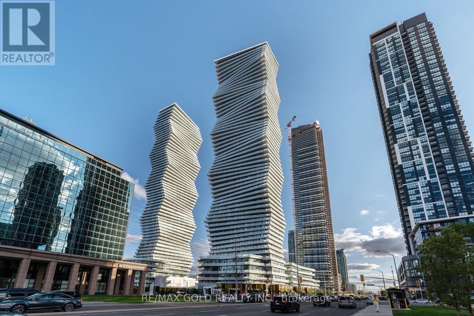 2707 3900 Confedration Pkwy, Mississauga, ON L5B 0M3
