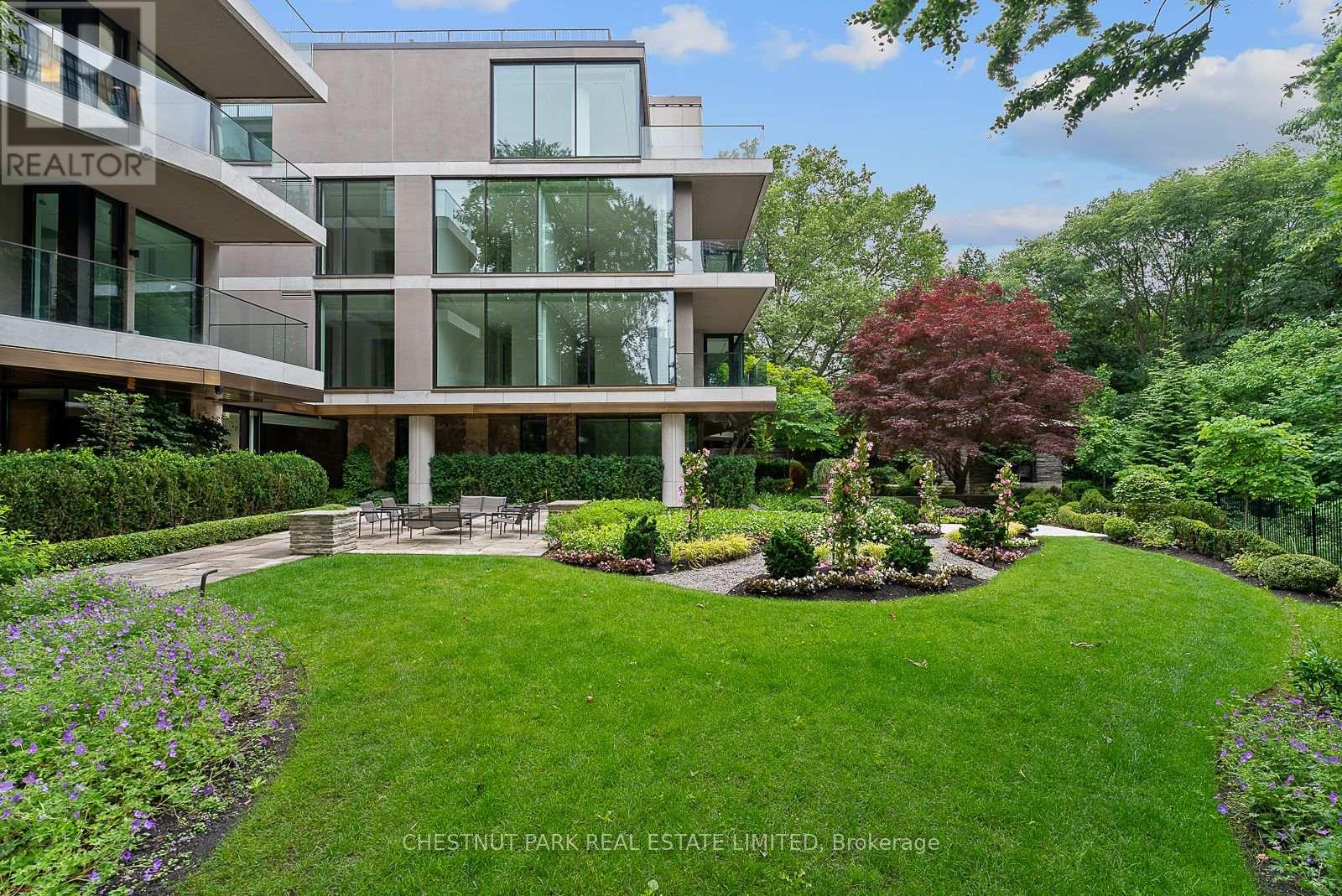 102 7 Dale Ave, Toronto, ON M4W 1K2