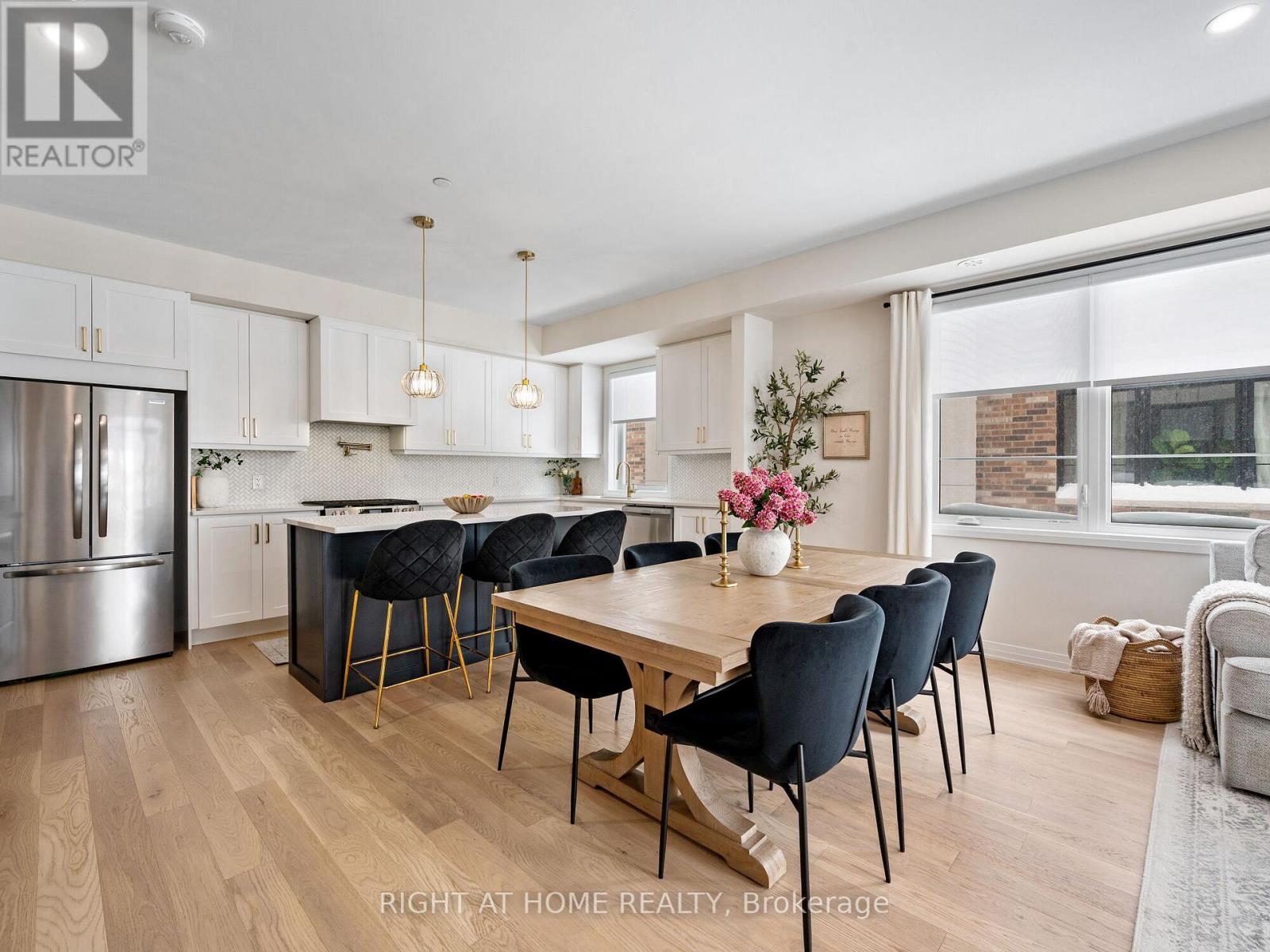 8-50 Baynes Way, Bradford West Gwillimbury Bradford, ON L3Z 4M4