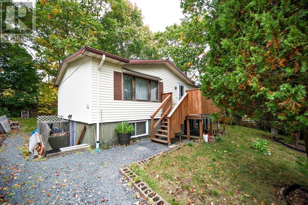 386 Rocky Lake Dr, Bedford, NS B4A 2T5