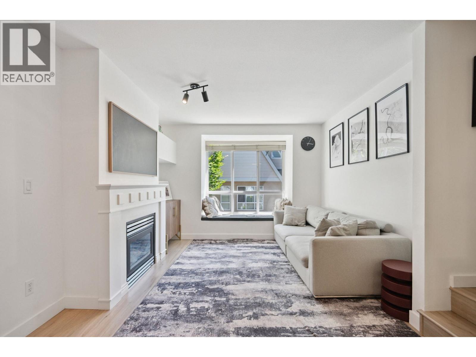 6689 Prenter St, Burnaby, BC V5E 1B1