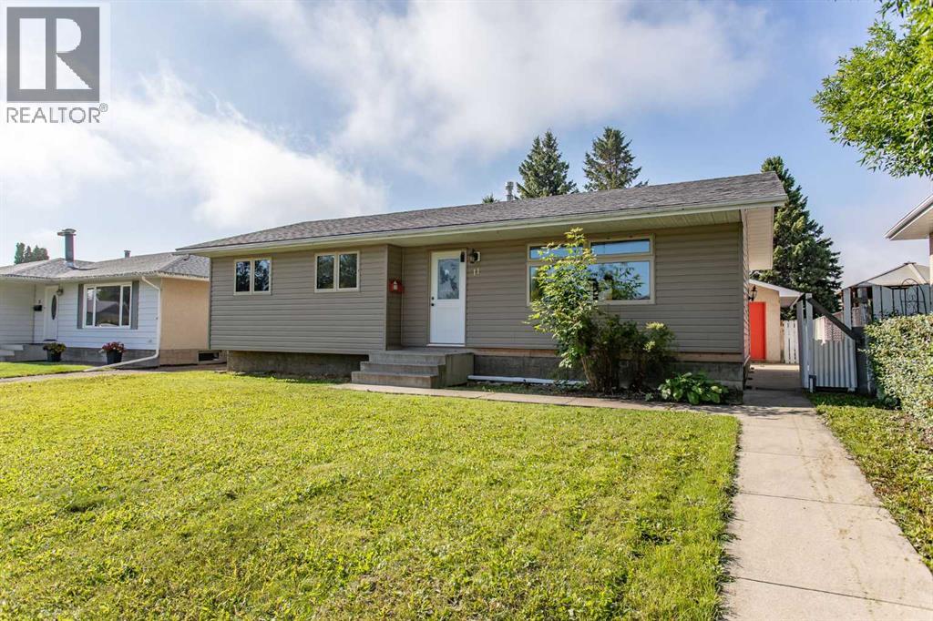 11 Osborne St, Red Deer, AB T4N 5C1