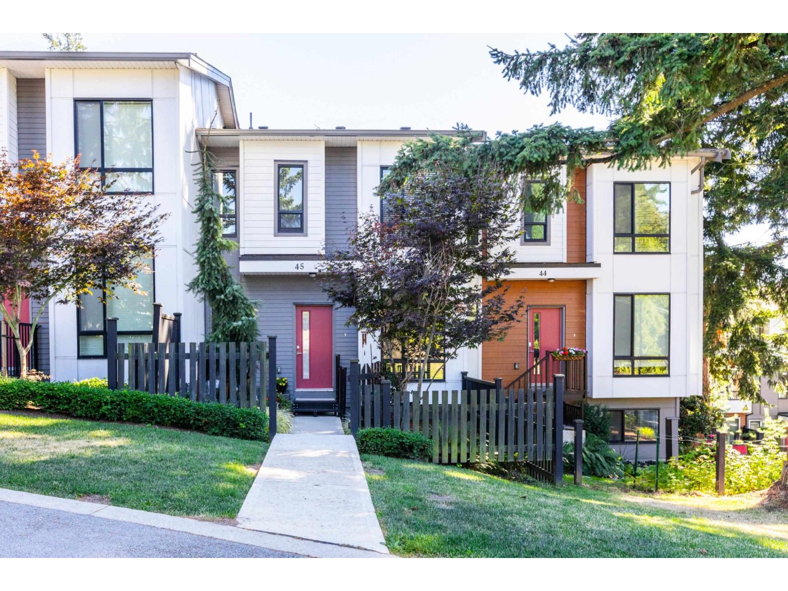 16433 19 Avenue Unit 45, Surrey, BC V3Z 0Z1