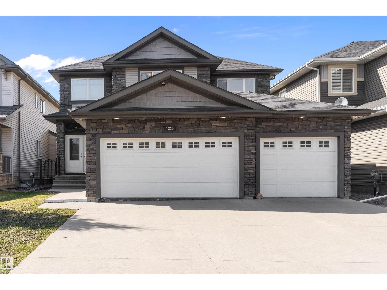 1325 Adamson Dr SW, Edmonton, AB T6W 2N8