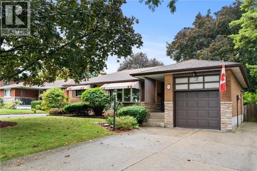 98 Laurier Ave, Hamilton, ON L9C 3S4