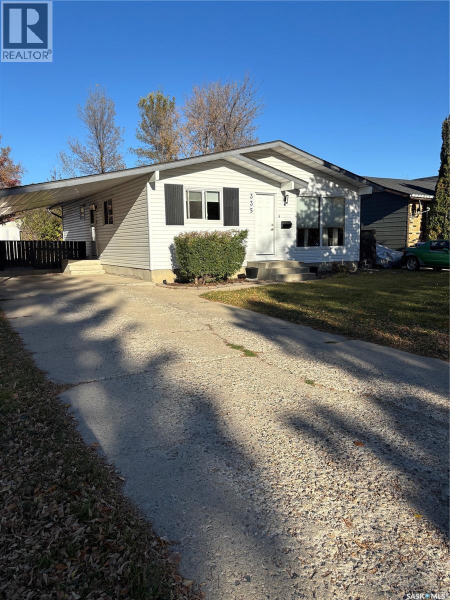 335 Avondale Rd, Saskatoon, SK S7H 5B4