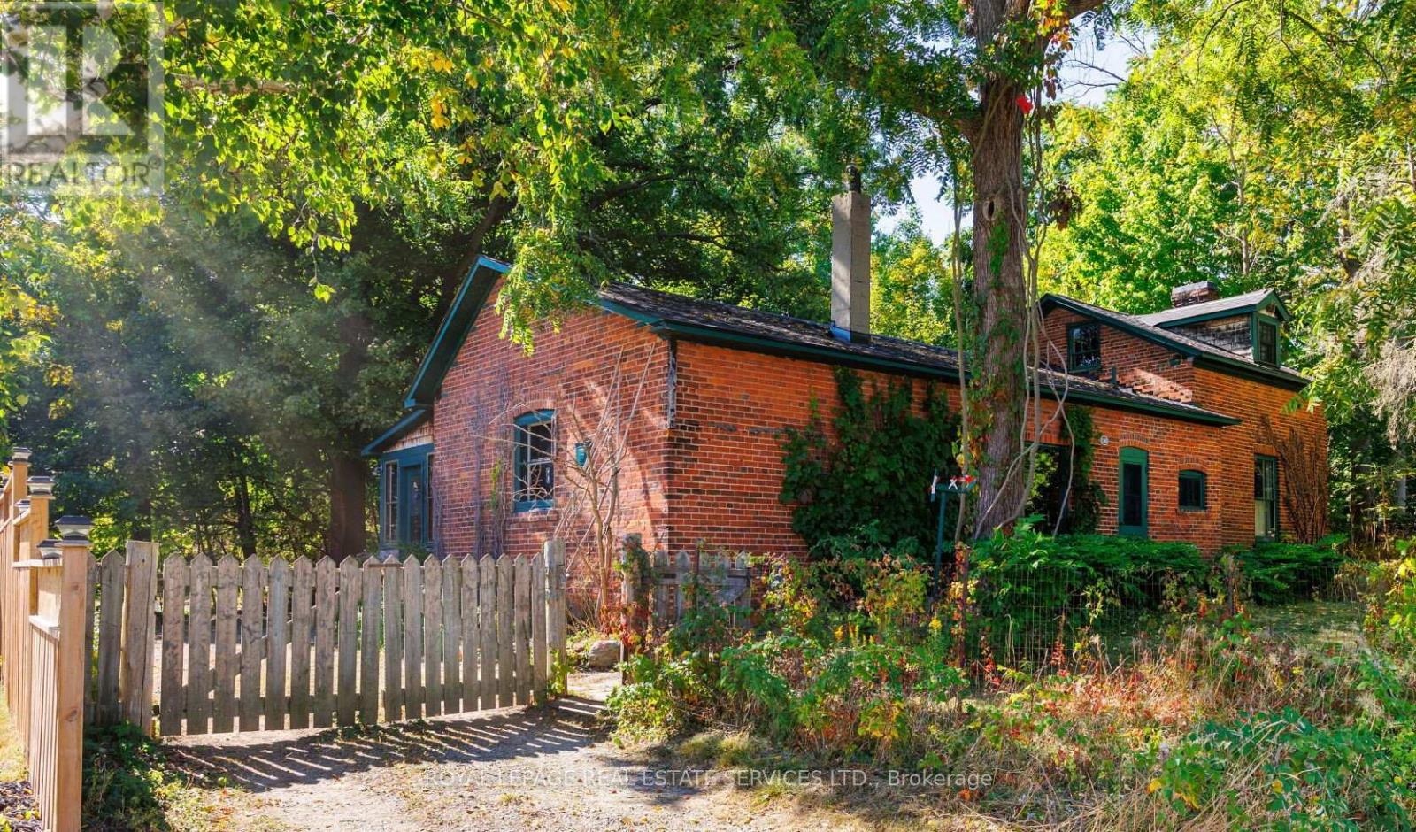 1506 Estes Cres, Mississauga, ON L5V 1M4