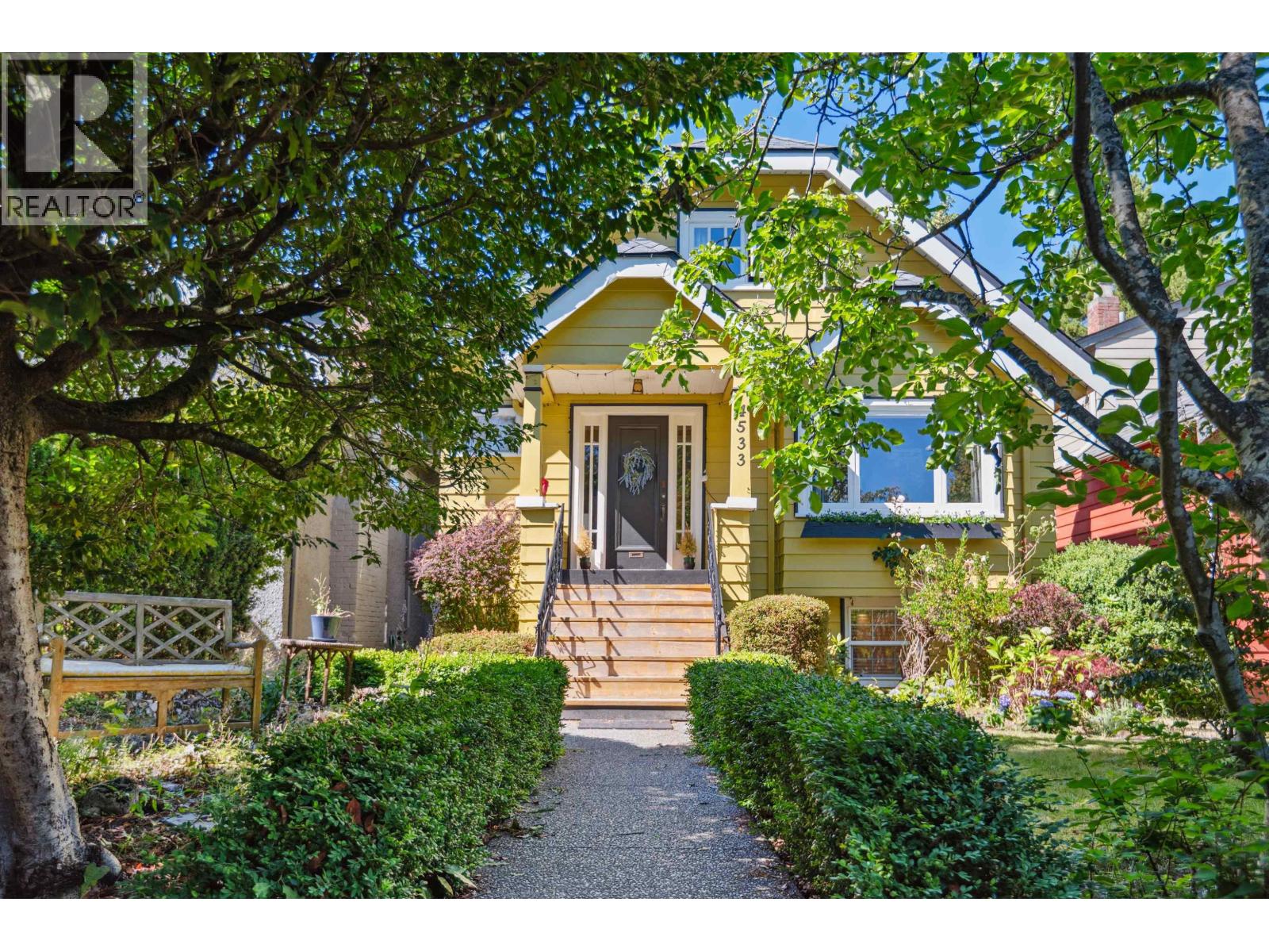 4533 W 8th Ave, Vancouver, BC V6R 2A4