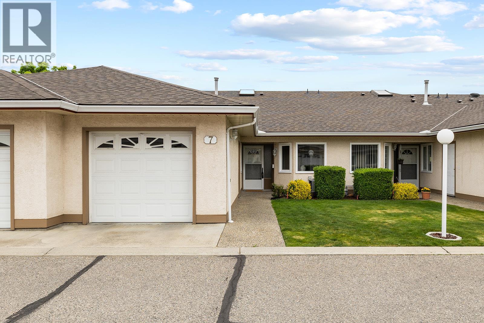 1874 Parkview Crescent Unit 7, Kelowna, BC V1X 7G6