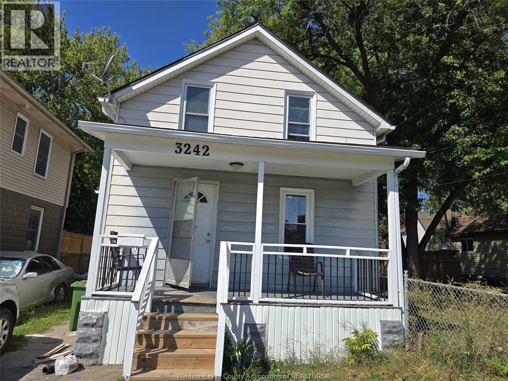 3242 Baby St, Windsor, ON N9C 1K5