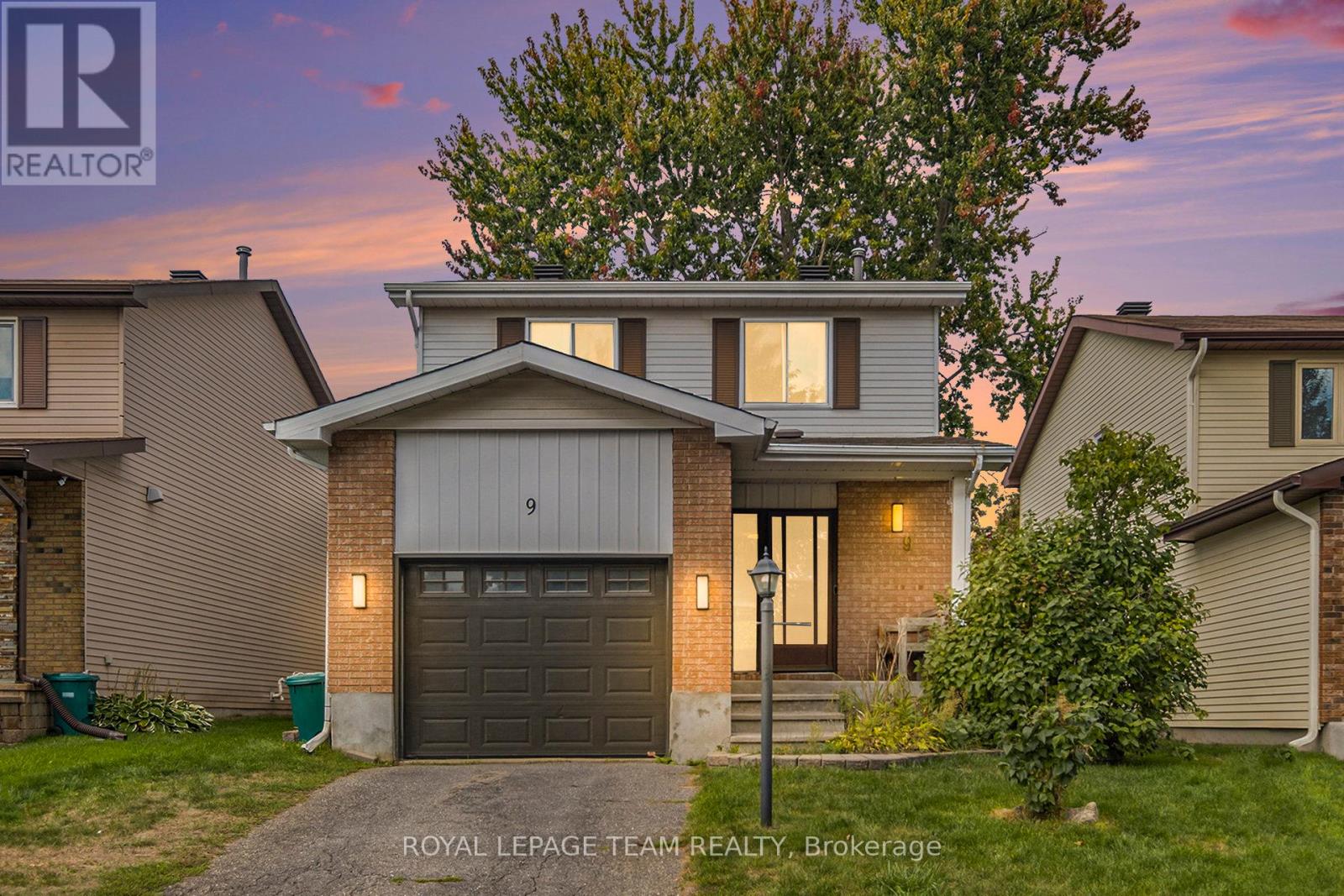 9 Glacier St S, Ottawa, ON K2J 2M7
