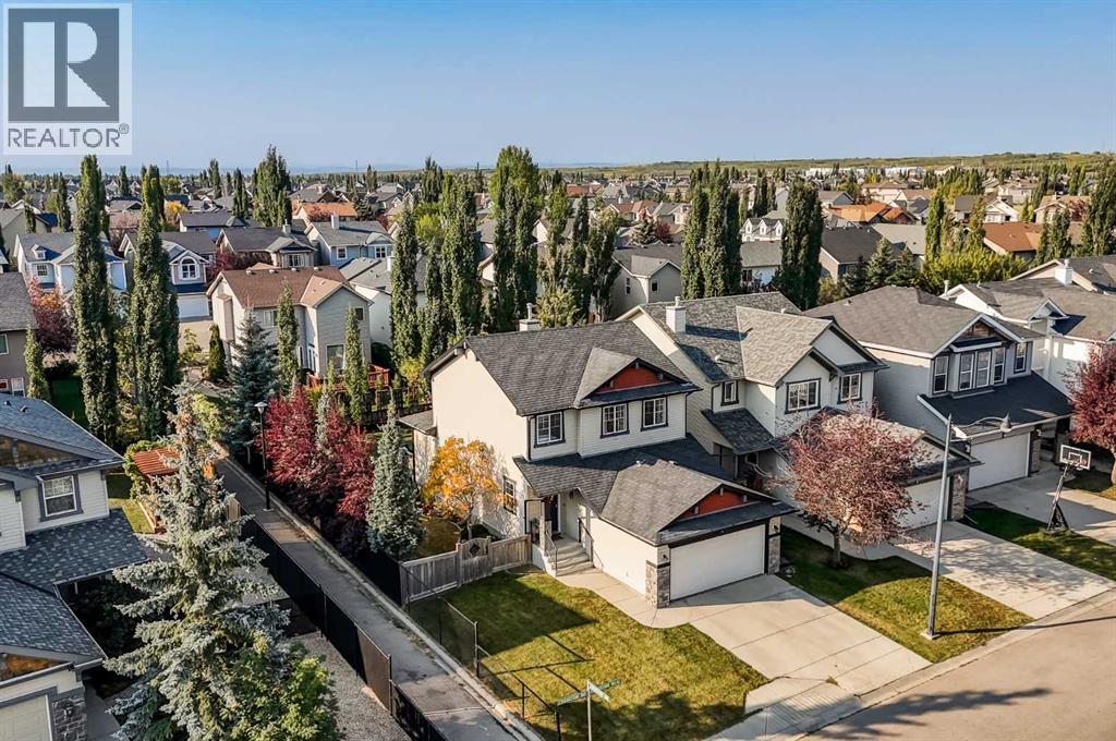 1 Cougarstone Villas SW, Calgary, AB T3H 4Z4