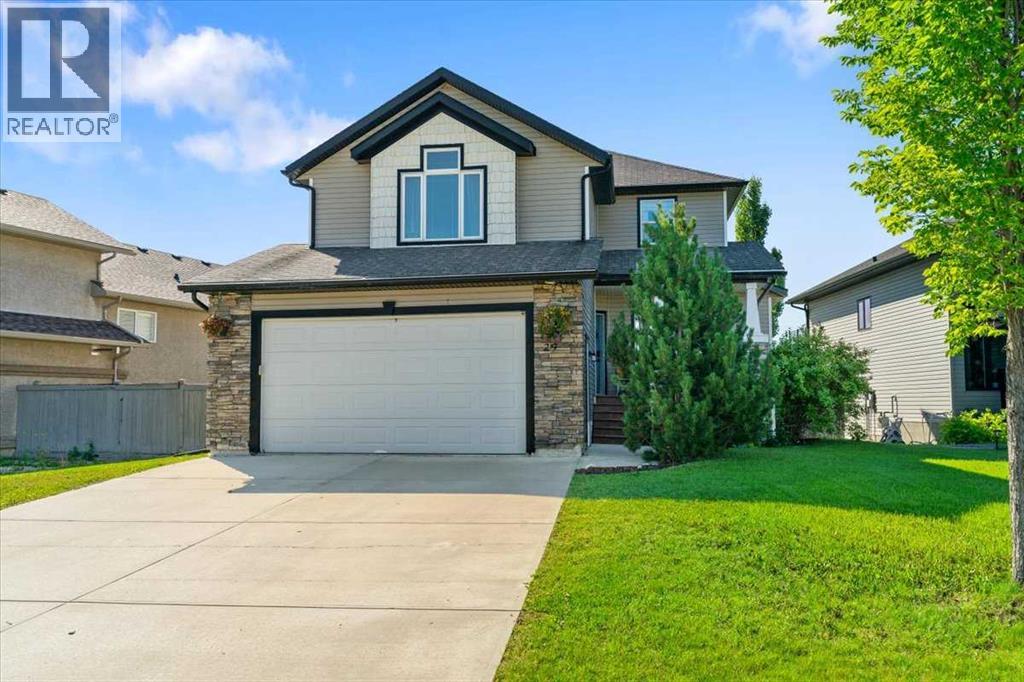 29 Pinnacle Lake Dr, Grande Prairie, AB T8W 2X6
