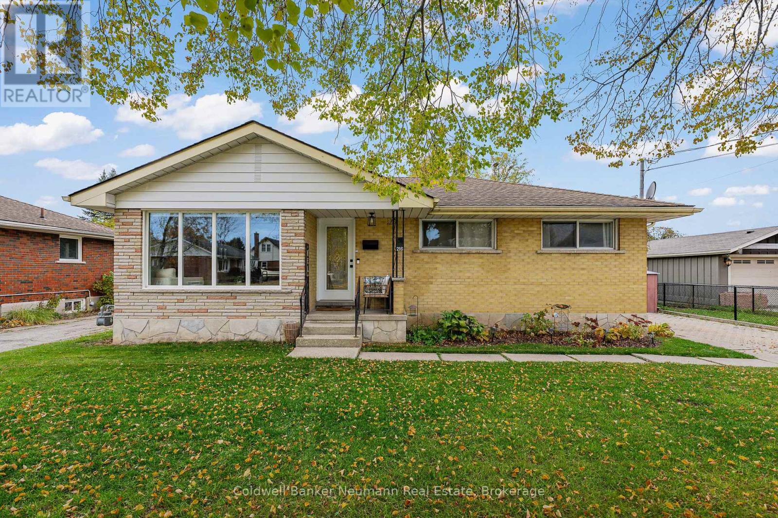 216 Metcalfe St, Guelph, ON N1E 4Y5