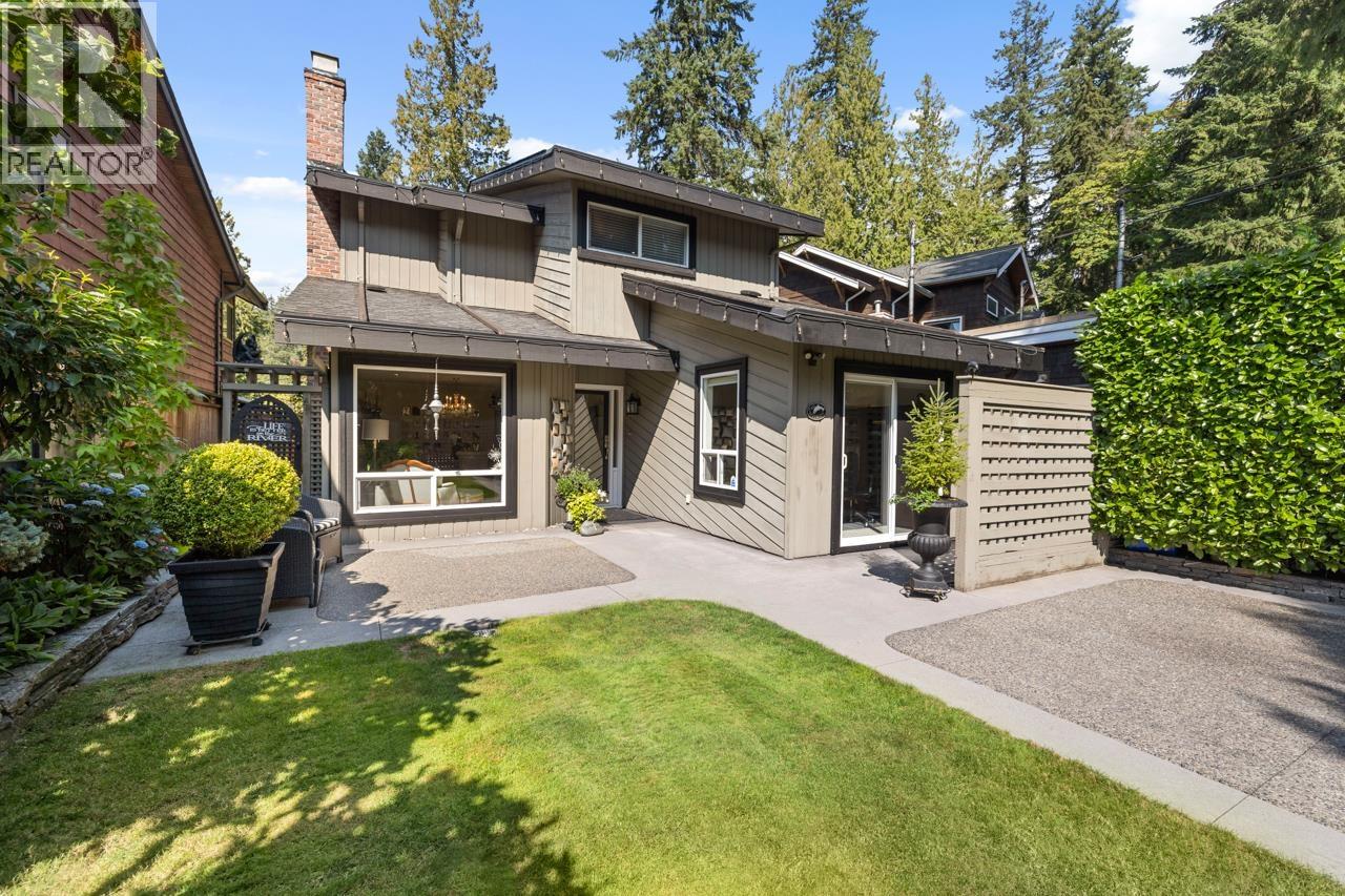 849 Riverside Dr, North Vancouver, BC V7H 1V6