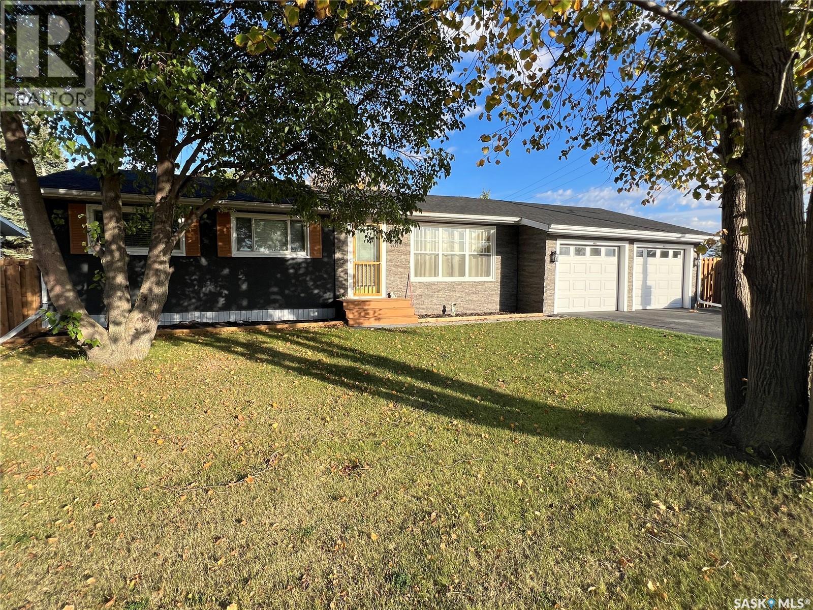 401 Short St, Esterhazy, SK S0A 0X0