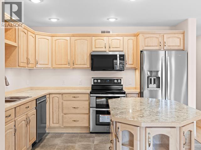 208 Witch Hazel Dr, Whitehorse, YT Y1A 5W5