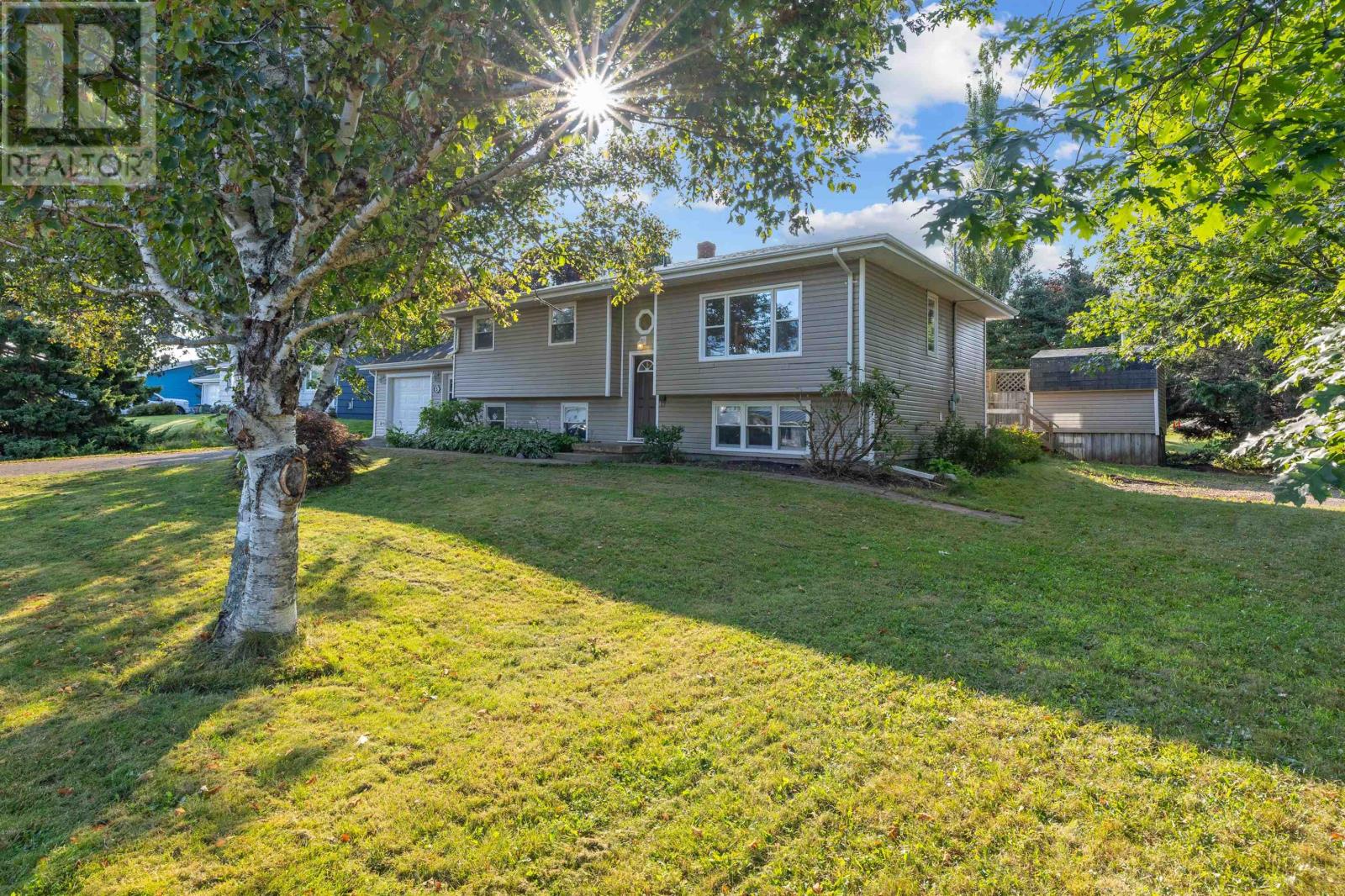 5 Ferguson Dr, Stratford, PE C1B 1B6