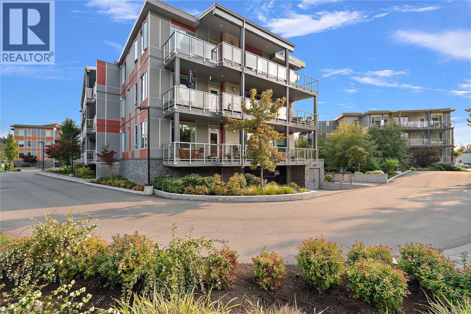 10670 Mcdonald Park Rd Unit 202 Rd, North Saanich, BC V8L 5S7