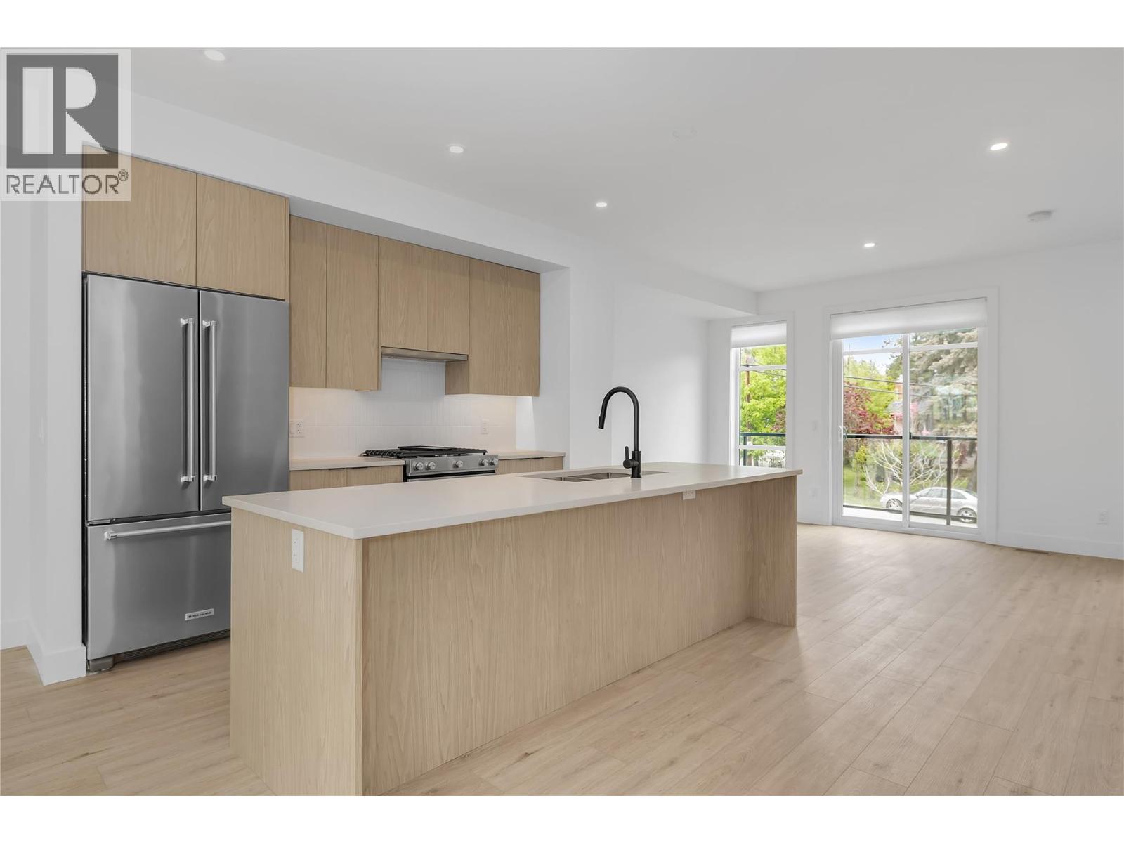 1455 Cara Glen Court Unit 128, Kelowna, BC V1V 3B8