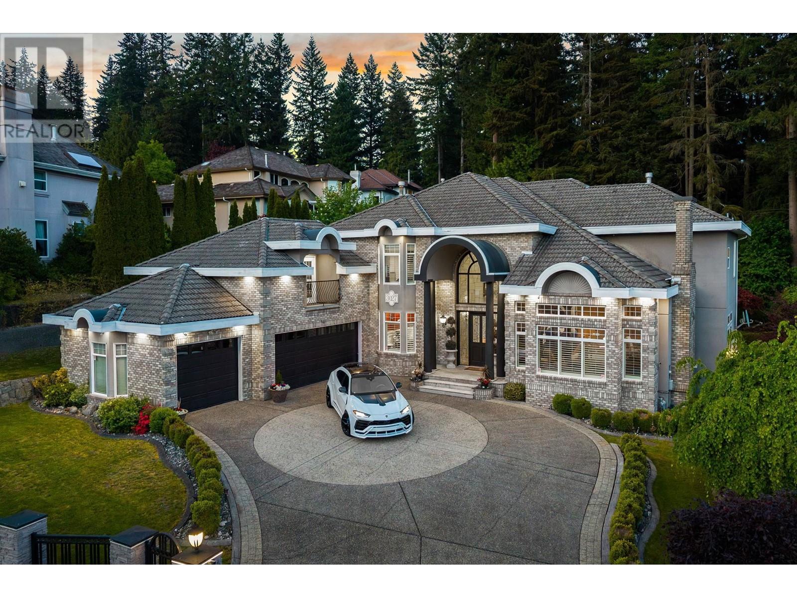 3027 Plateau Blvd, Coquitlam, BC V3E 2W7