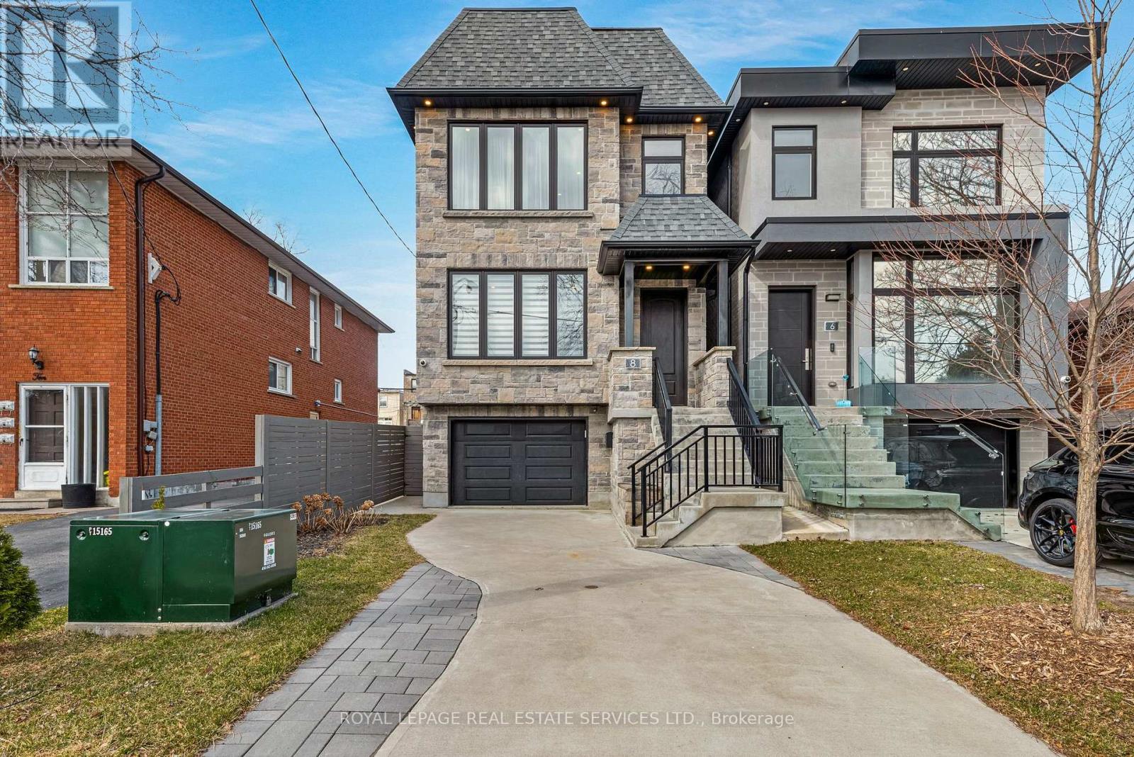 8 Branch Ave, Toronto, ON M8W 1M7