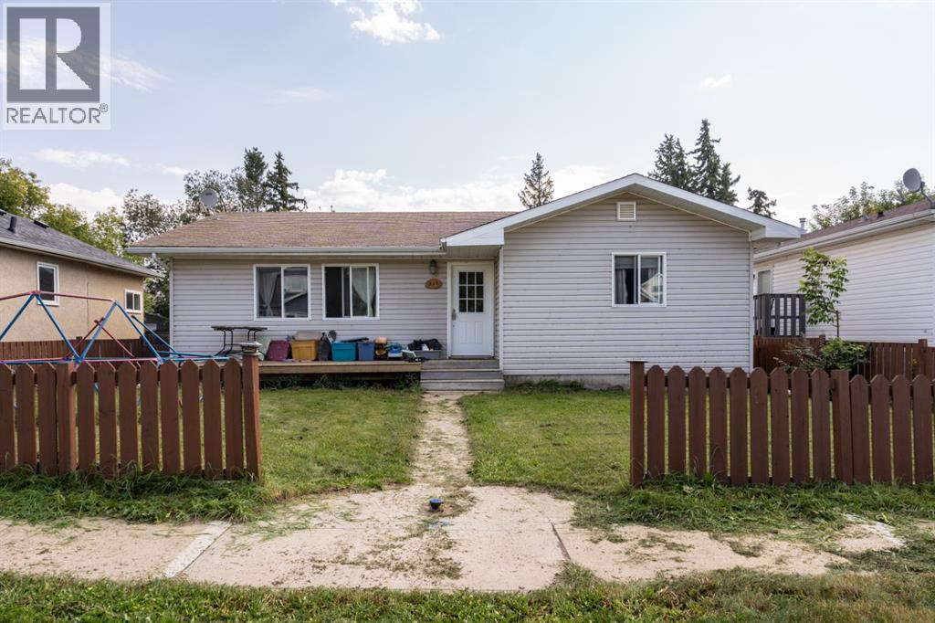 225 Dominion St, New Norway, AB T0B 3L0