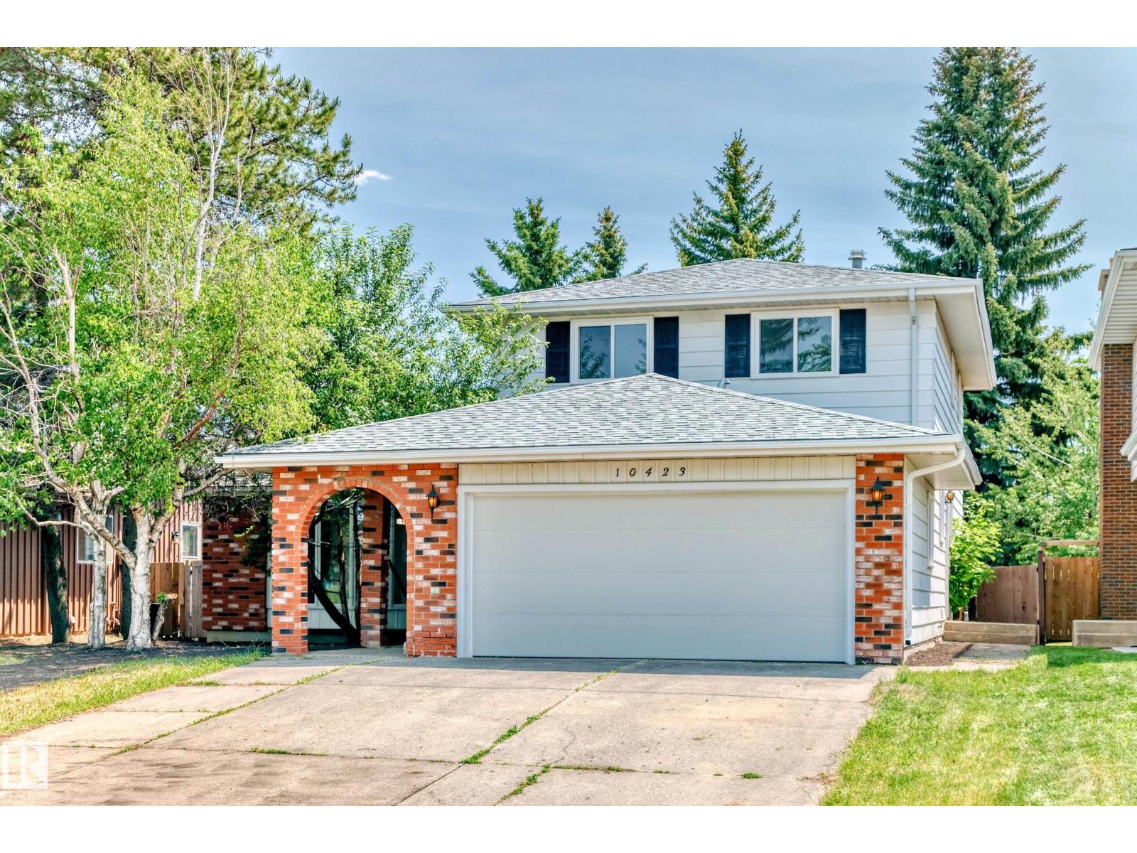 35 Av Nw Unit 10423, Edmonton, AB T6J 2M8