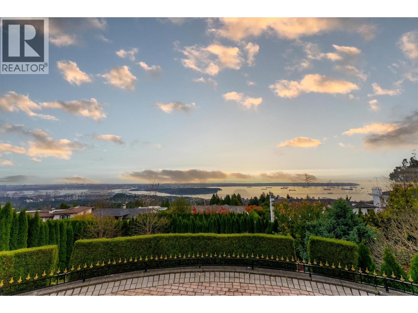 1409 Chartwell Dr, West Vancouver, BC V7S 2R7