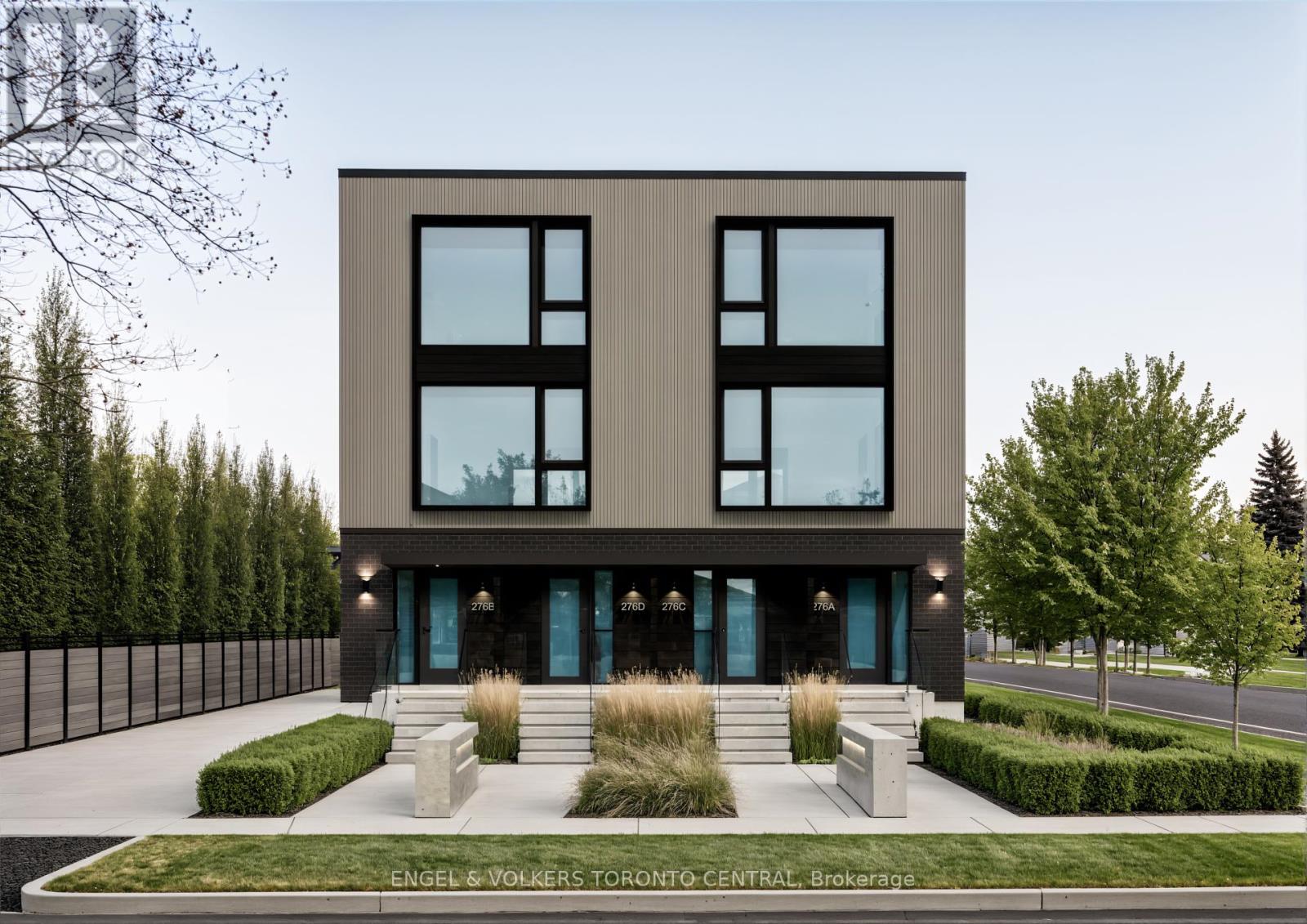 276 Lanor Ave C Ave, Toronto, ON M8W 2P9