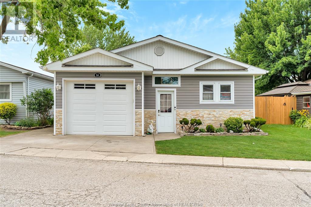 16 Magnolia, Essex, ON N0R 1J0
