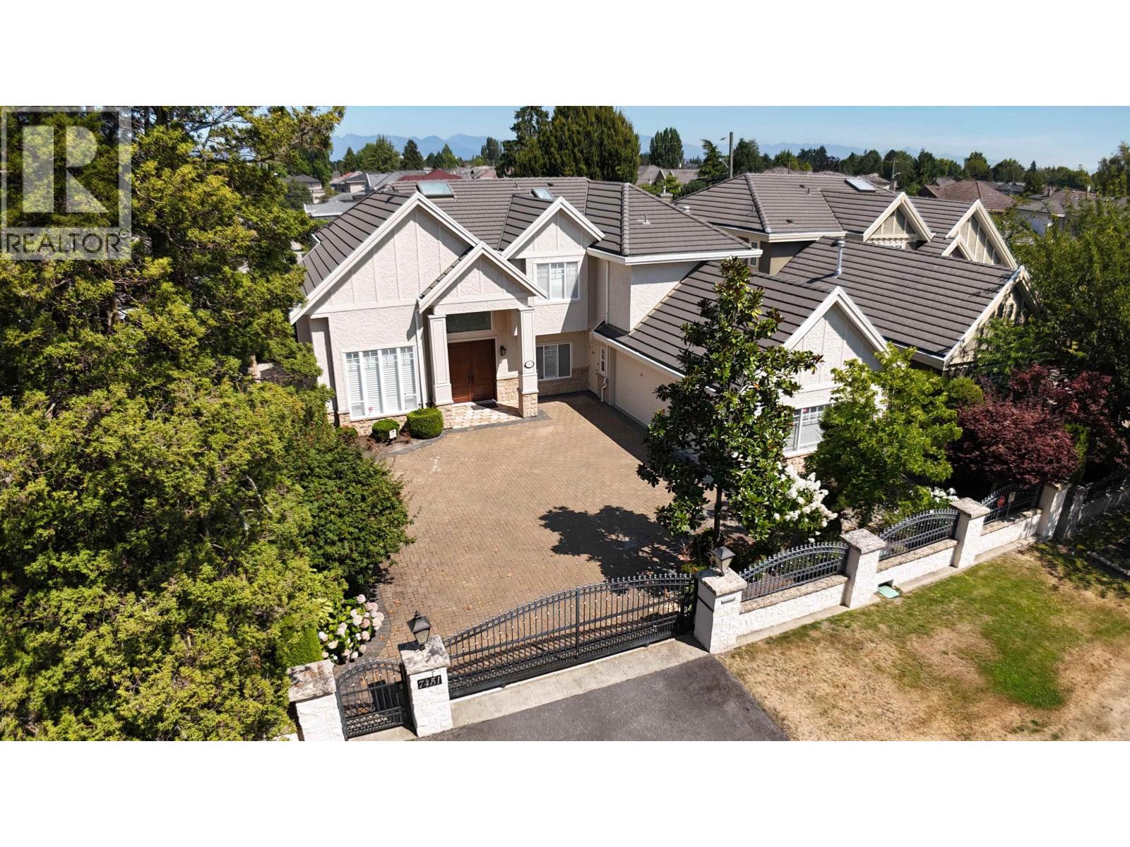 7451 Bates Rd, Richmond, BC V7A 1C8
