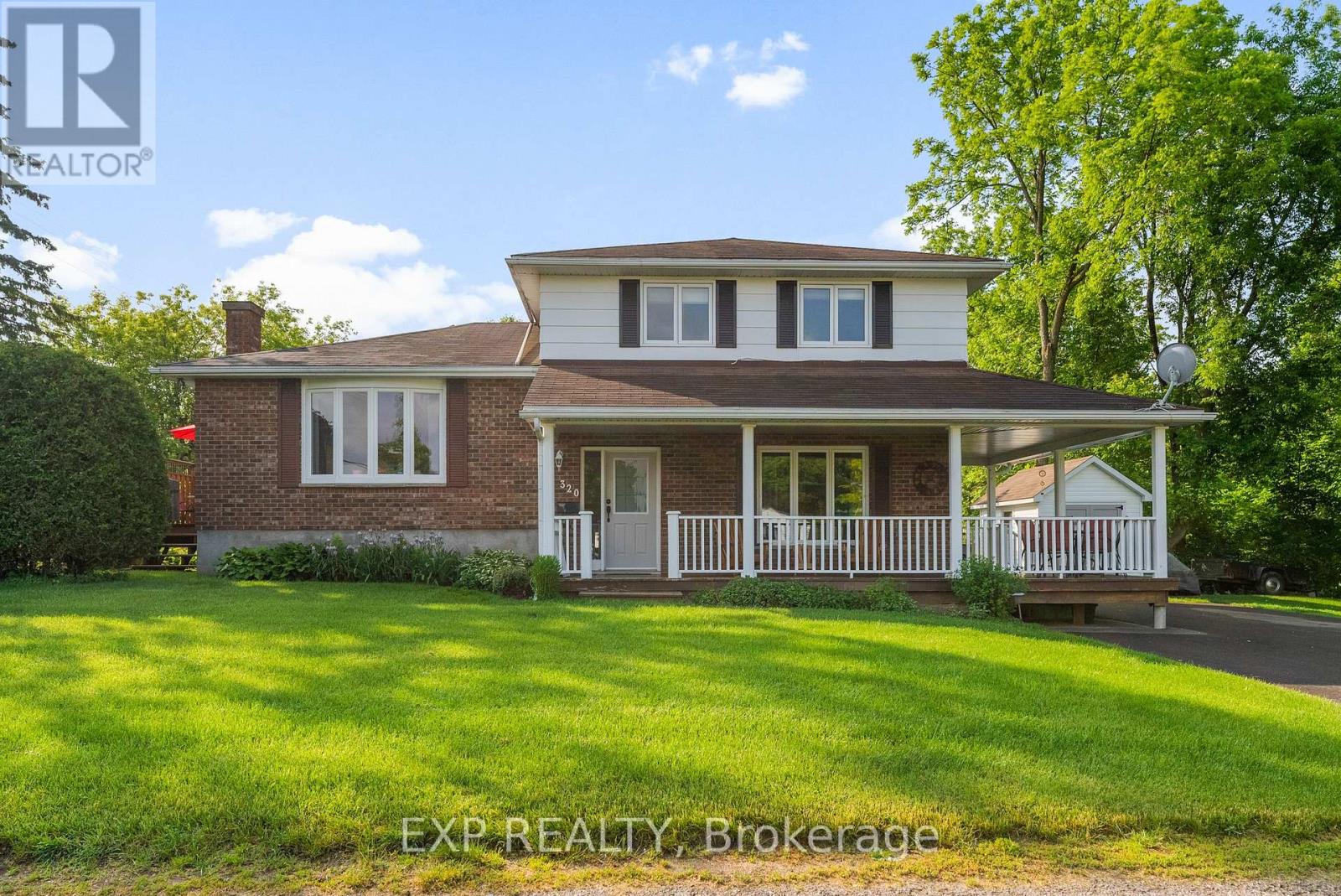 320 Francis St, Renfrew, ON K7V 4L7