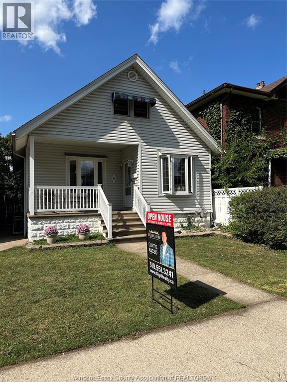 86 Hanna St E, Windsor, ON N8X 2M9