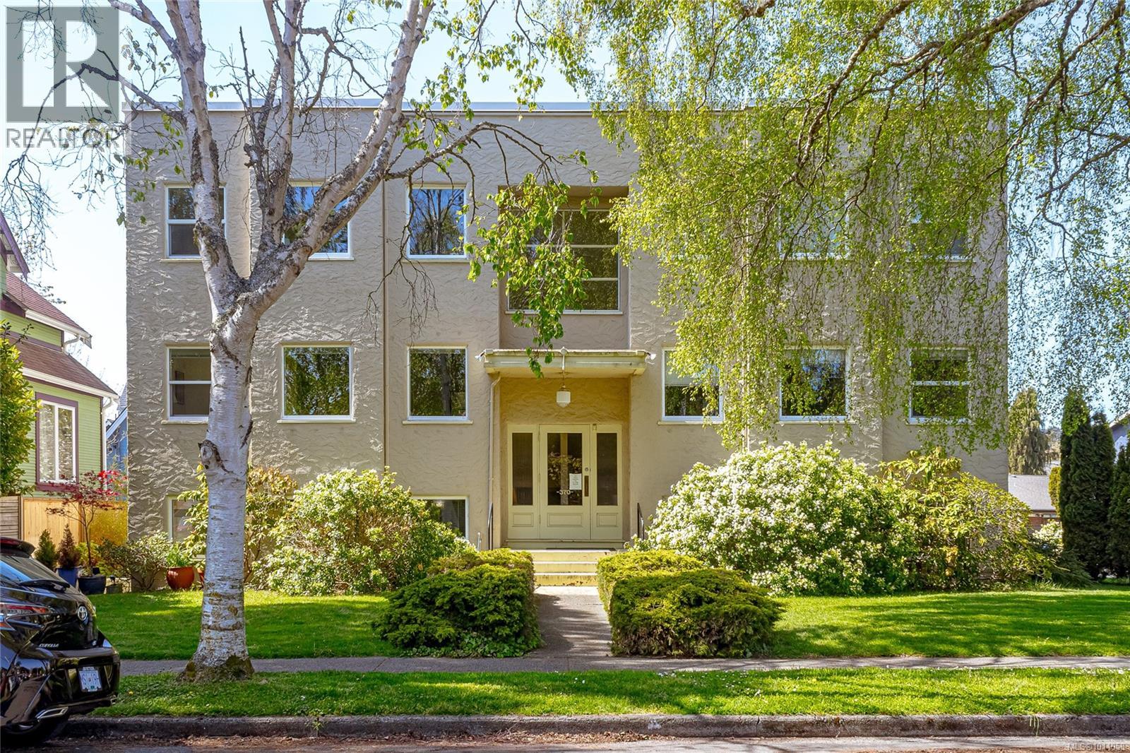 370 Richmond Ave, Victoria, BC V8S 3Y1