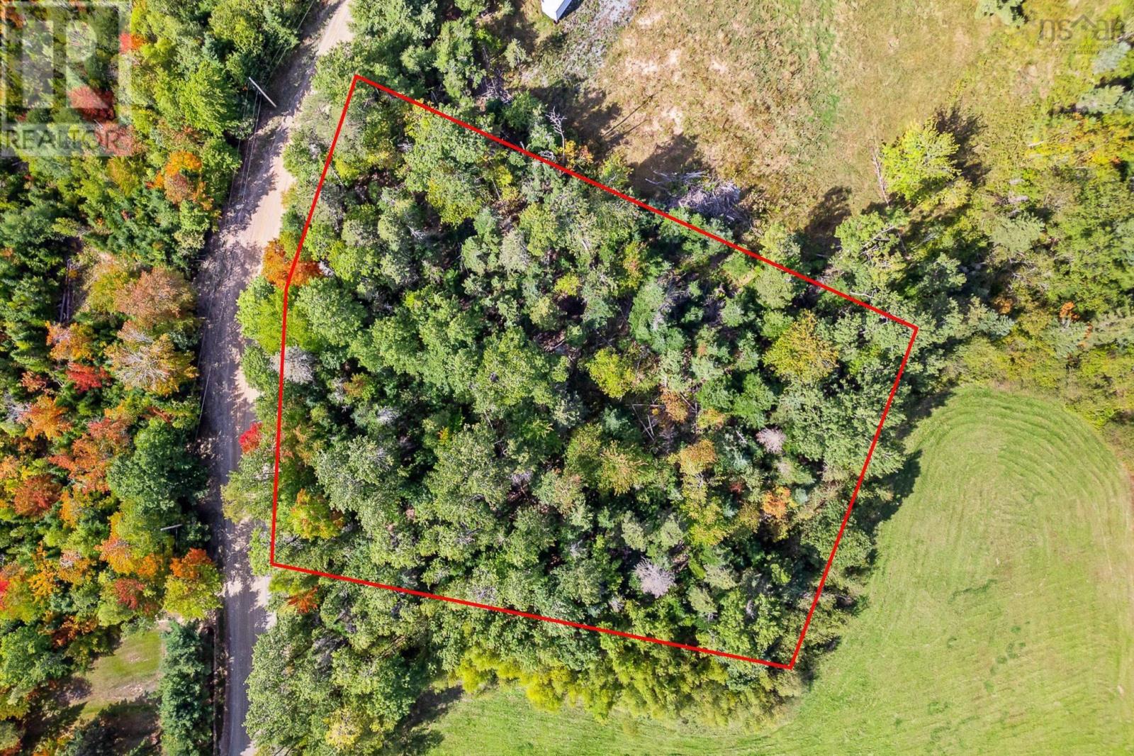 215 Perry Grant Dr, Meaghers Grant, NS B0N 1K0