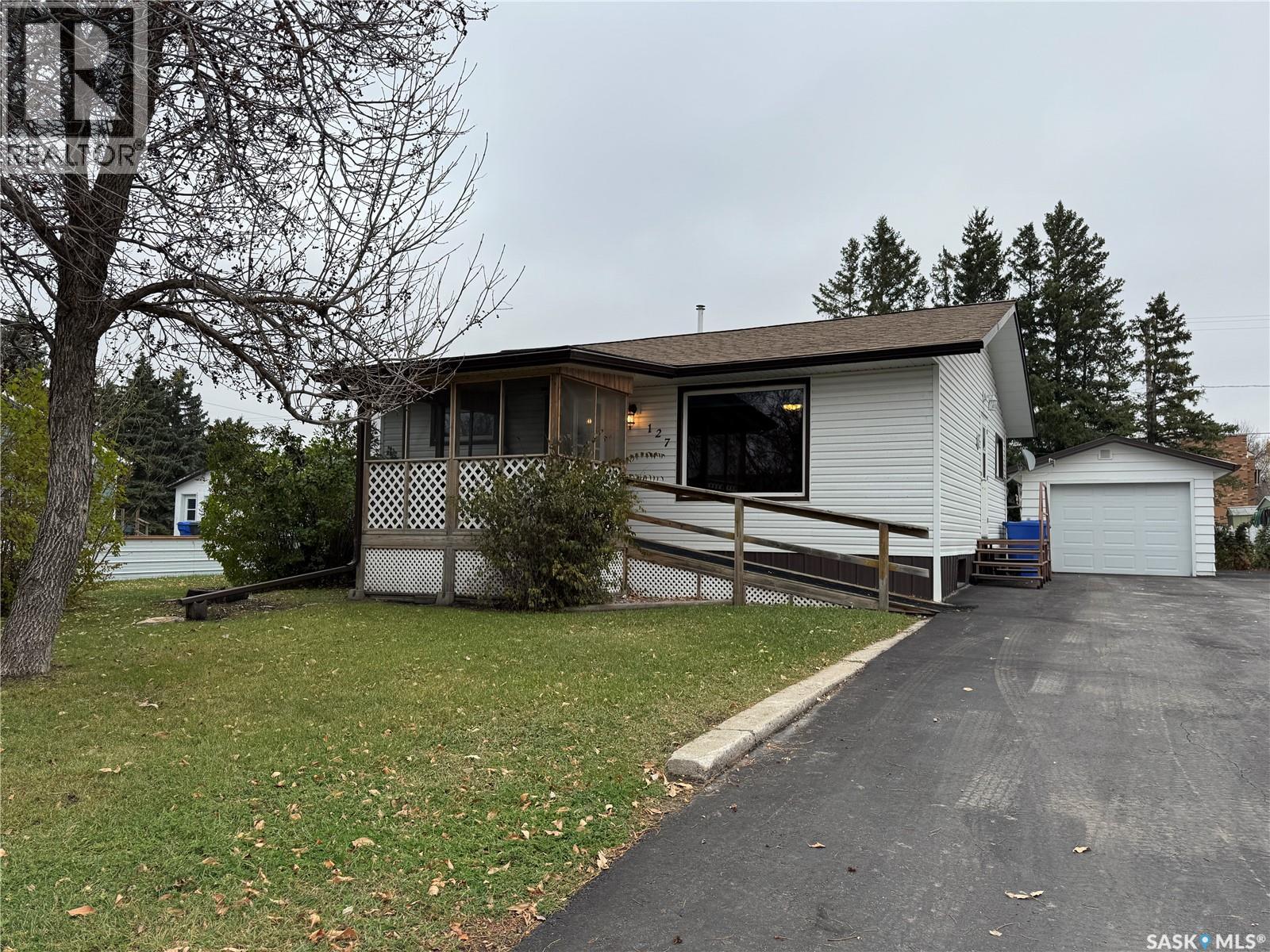 127 Broadway St, Foam Lake, SK S0A 1A0