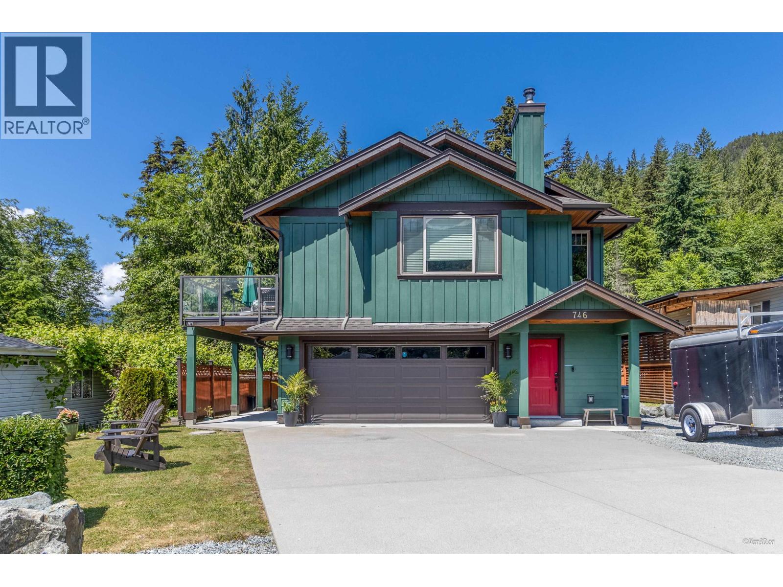746 Upper Cres, Squamish, BC V8E 0V7