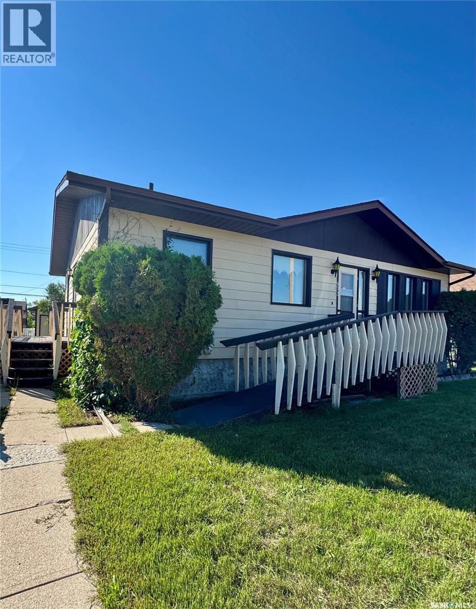 403 Churchill St, Hudson Bay, SK S0E 0Y0