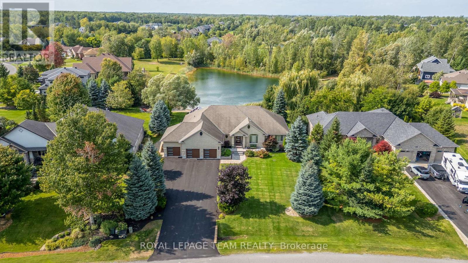 6903 Lake Forest Walk, Ottawa, ON K4P 1R7