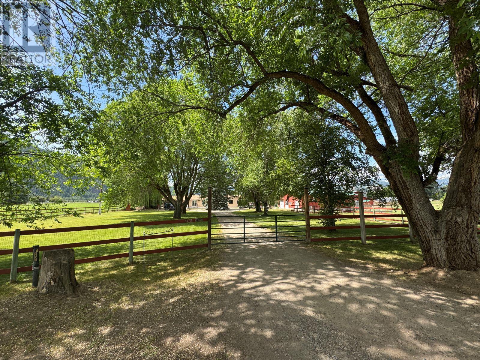 5175 Siminoff Rd, Grand Forks, BC V0H 1H4