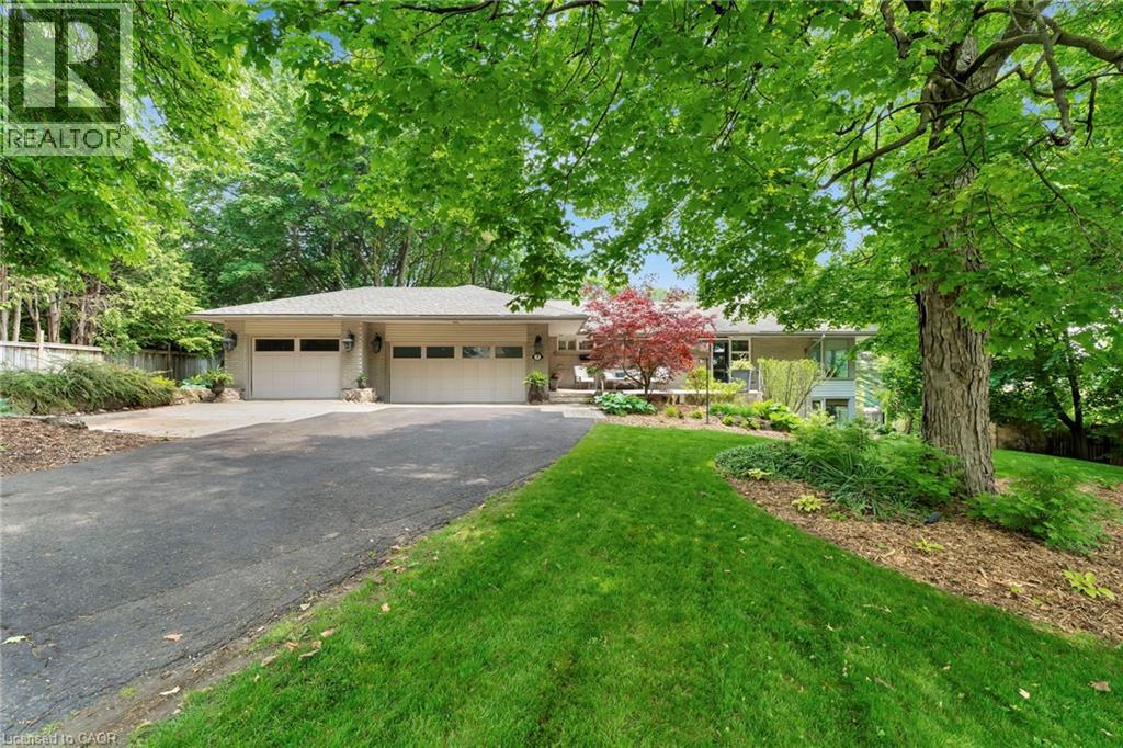 5 Orchard Cres, Guelph, ON N1E 1W9