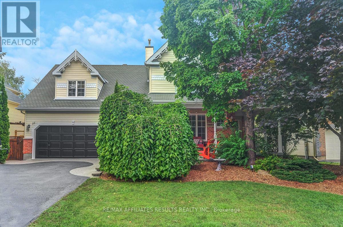 35 Crantham Cres, Ottawa, ON K2S 1R2