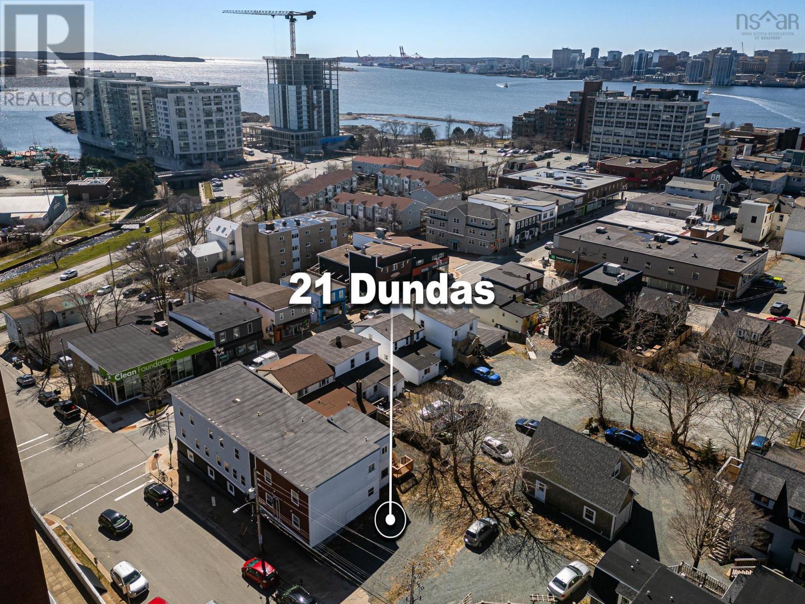 21 Dundas St, Dartmouth, NS B2Y 2T8