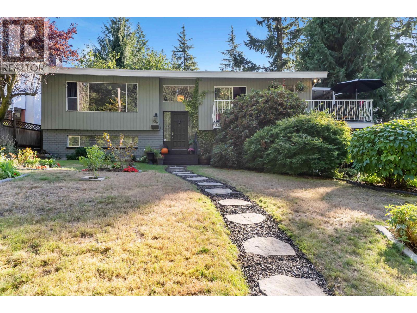 2560 Haversley Ave, Coquitlam, BC V3J 1W5