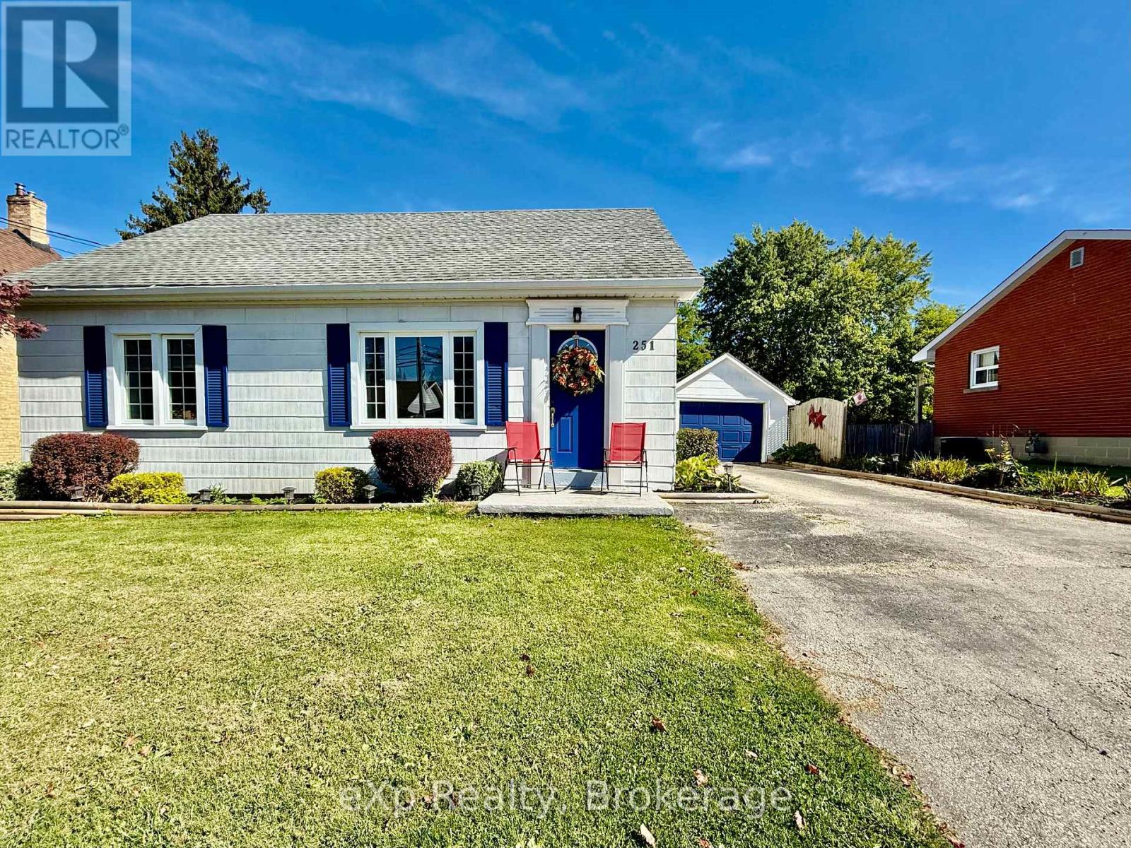 251 11th Avenue, Hanover, ON N4N 2R2