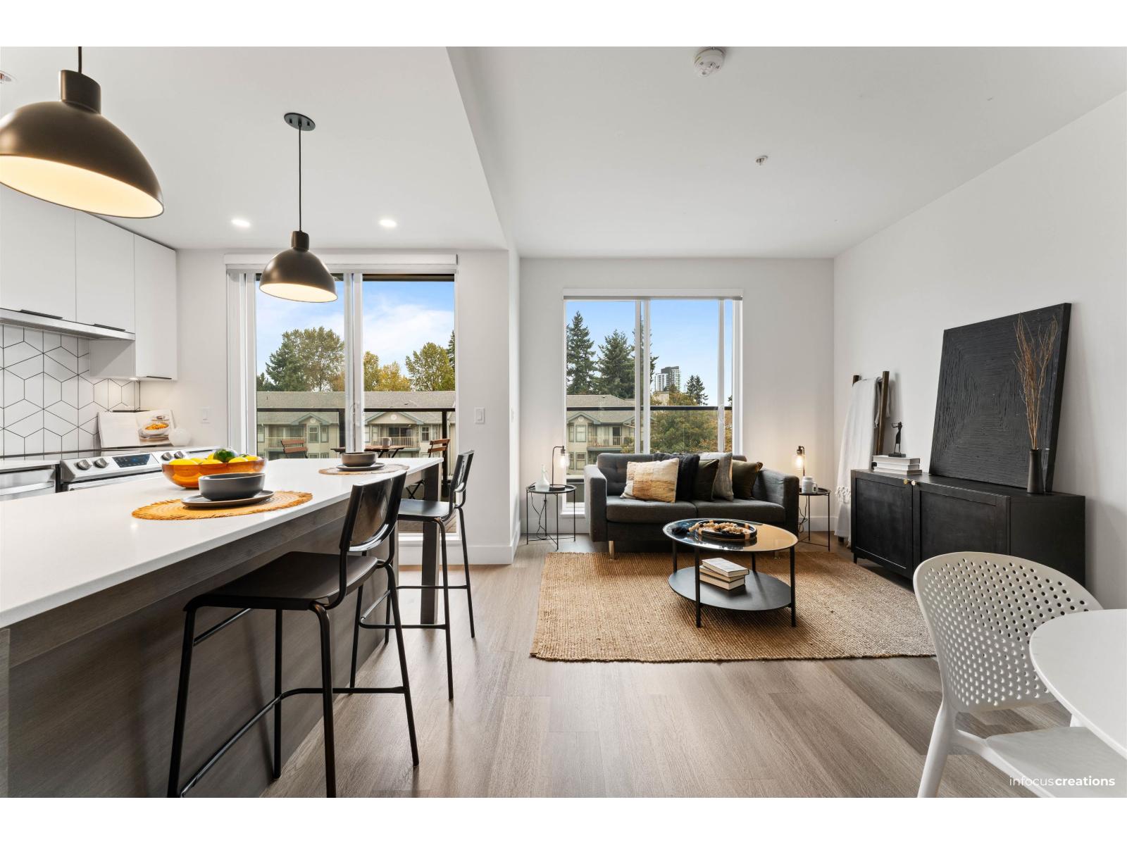 10778 138 Street Unit 403, Surrey, BC V3T 0S5