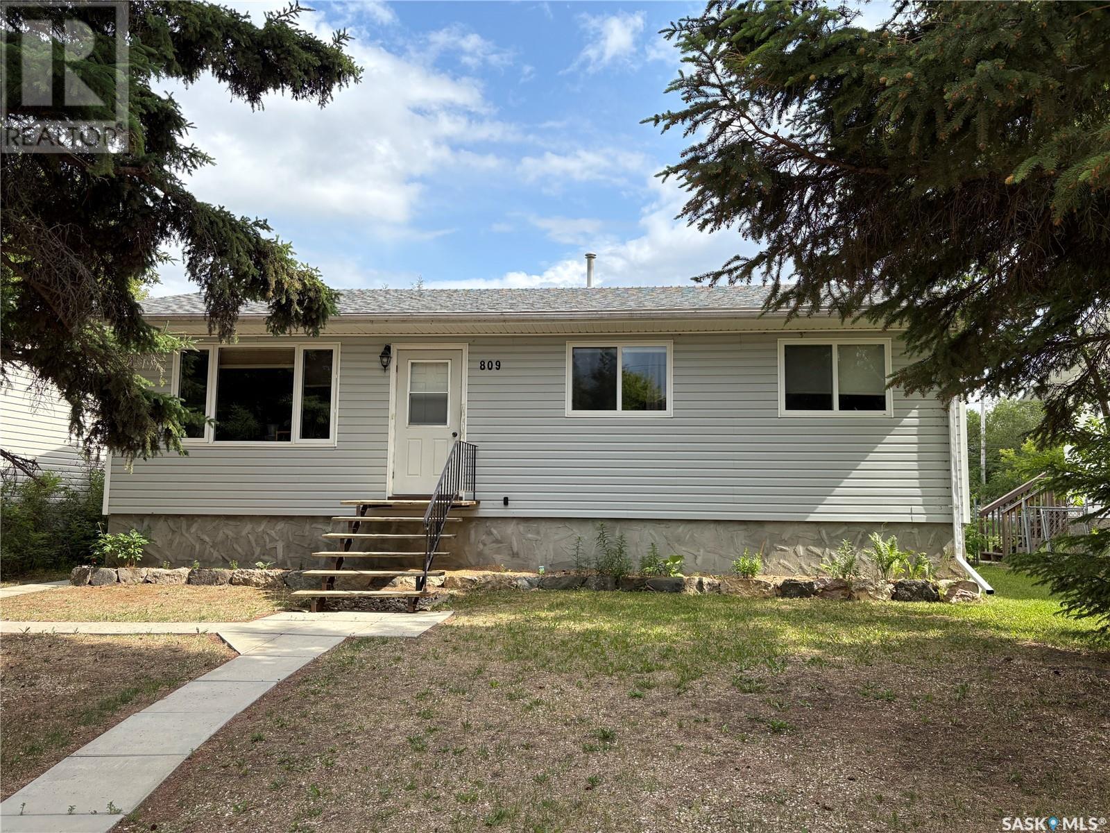 809 Main St, Big River, SK S0J 0E0